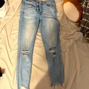 size 6 american eagle ripped skinny jeans